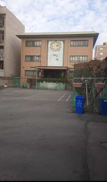 عکس هنرستان فنی و حرفه ای دخترانه مولوی در هفت چنار تهران