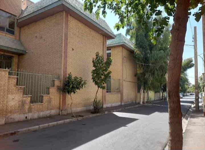 عکس هنرستان فنی و حرفه ای دخترانه مولوی در هفت چنار تهران