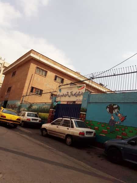 عکس هنرستان کار و دانش دخترانه مقدم سامان در خواجه نظام الملک تهران