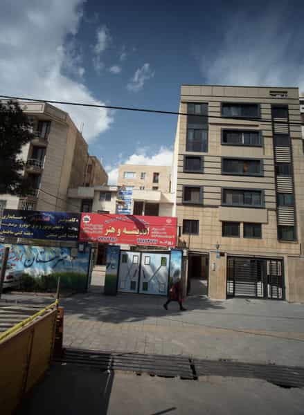 عکس هنرستان کاردانش غیردولتی پسرانه اندیشه و هنر در تهرانپارس غربی تهران
