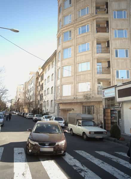 عکس فروشگاه محصولات فرهنگی و هنری در پاتریس لومومبا تهران