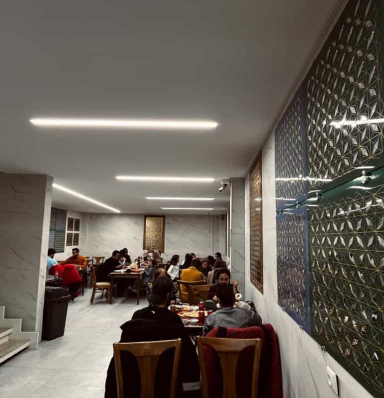 عکس بهترین و قدیمی ترین کبابی سنندج