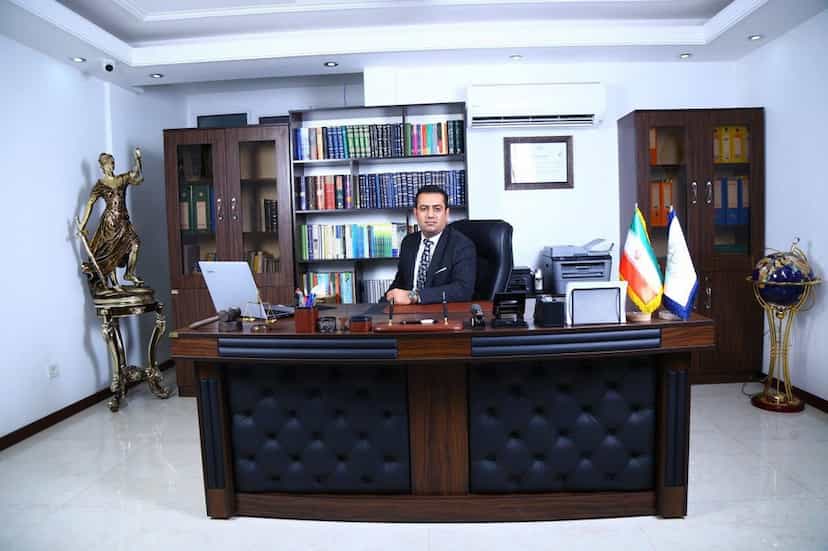عکس حمزه منفرد (وکیل دادگستری و مشاور حقوقی) کوی یاس شیراز