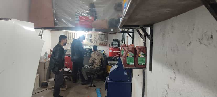 عکس اتومکانیک محمد در شهر خمینی‌شهر