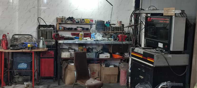 عکس مکانیکی عباس در شهر خمینی‌شهر