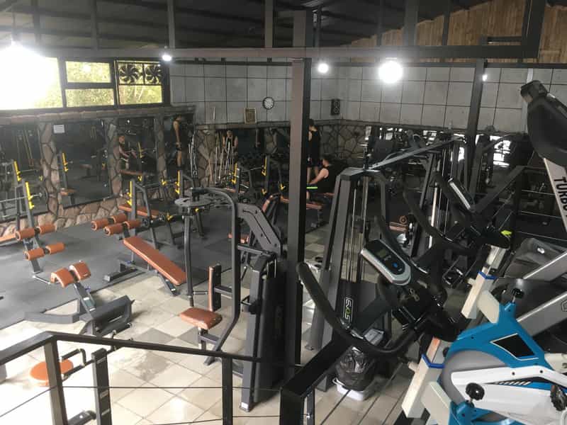 عکس باشگاه بدنسازی داوران در شهر خمینی‌شهر