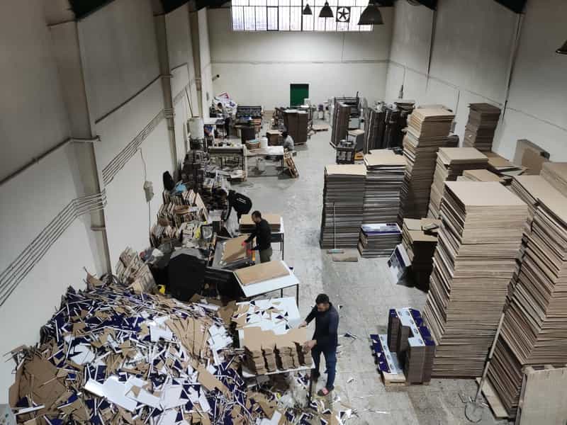 عکس کارتن سازی نوین پارس در شهر خمینی‌شهر