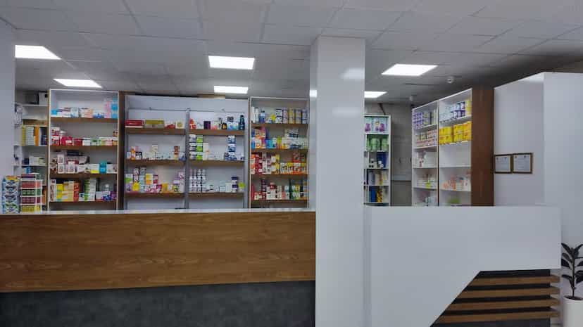 عکس داروخانه دکتر پاک روان در شریعتی نجف آباد