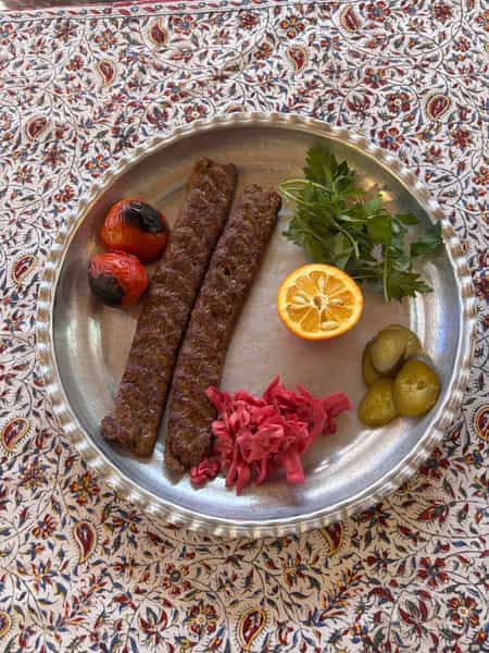 عکس رستوران سنتی عباسی در قاسم بیک کاشان