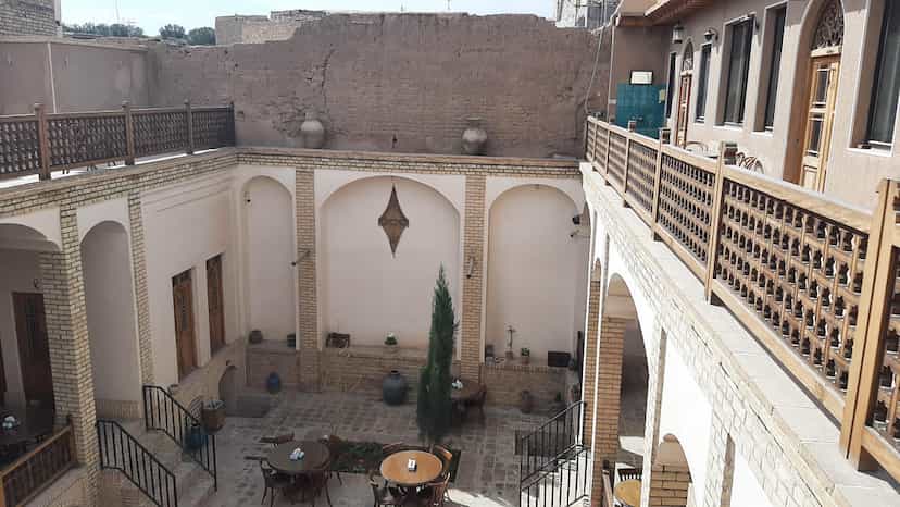 عکس کافه و رستوران مرشدی در میرزا مقیم وزیر کاشان