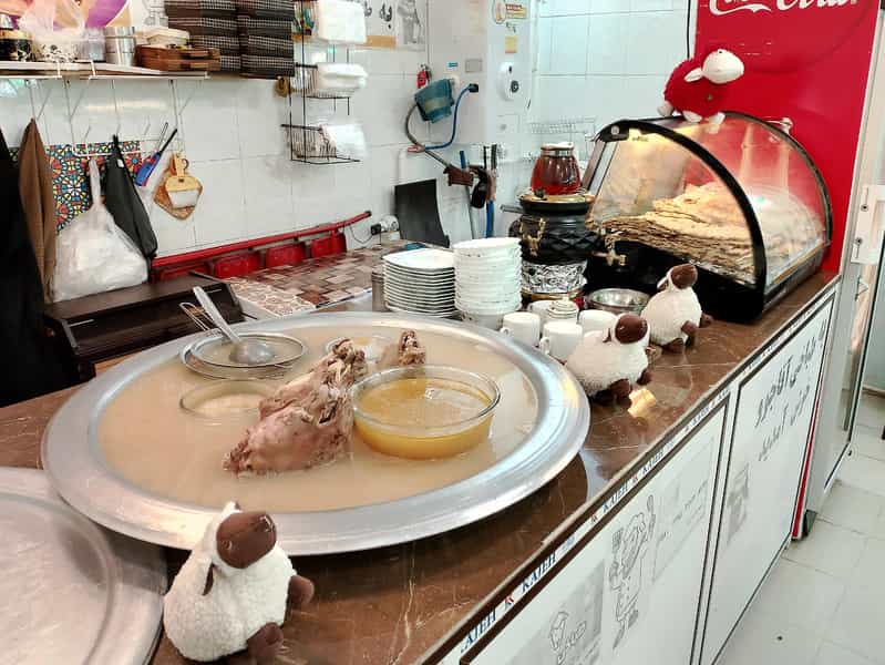 عکس طباخی آقاجوو در ایثار کاشان