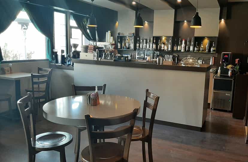 عکس کافه پنجره در امیر المومنین کاشان