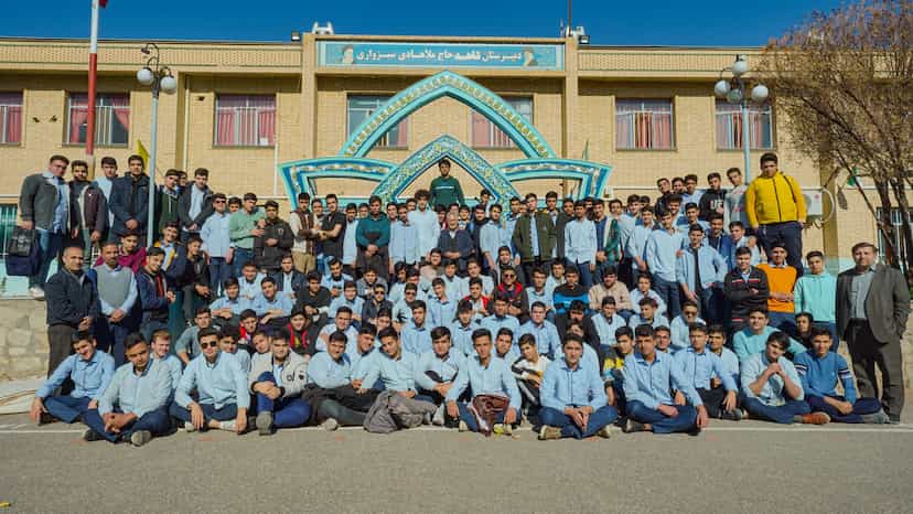 عکس دبیرستان شاهد ۵ کوی ولیعصر سبزوار