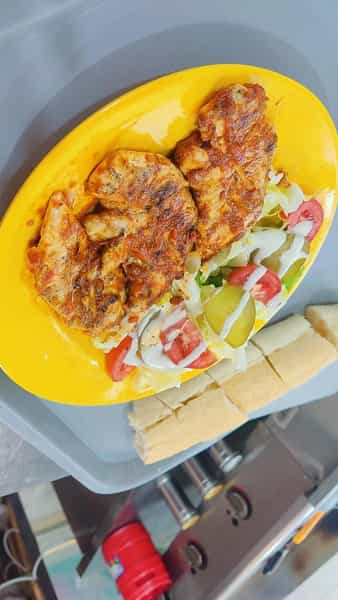 عکس شنیسل ویچ در کشتار گاه نیشابور