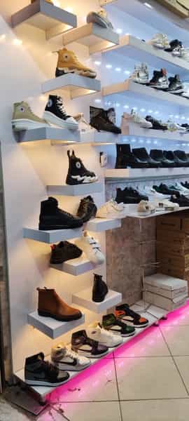 عکس گالری کفش یزدانی در کشتار گاه نیشابور