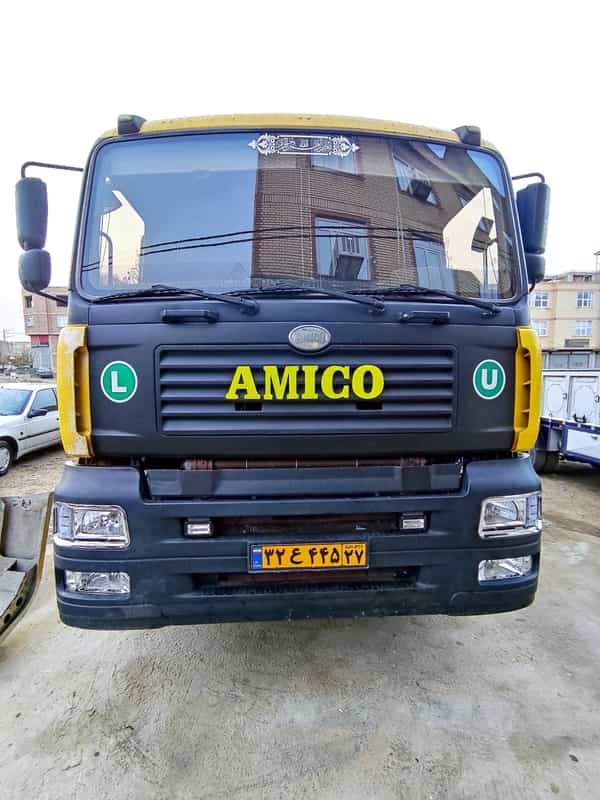 عکس صافکاری و نقاشی بوکان صنعت ویژه نسل جدید کامیون در شهر بوکان