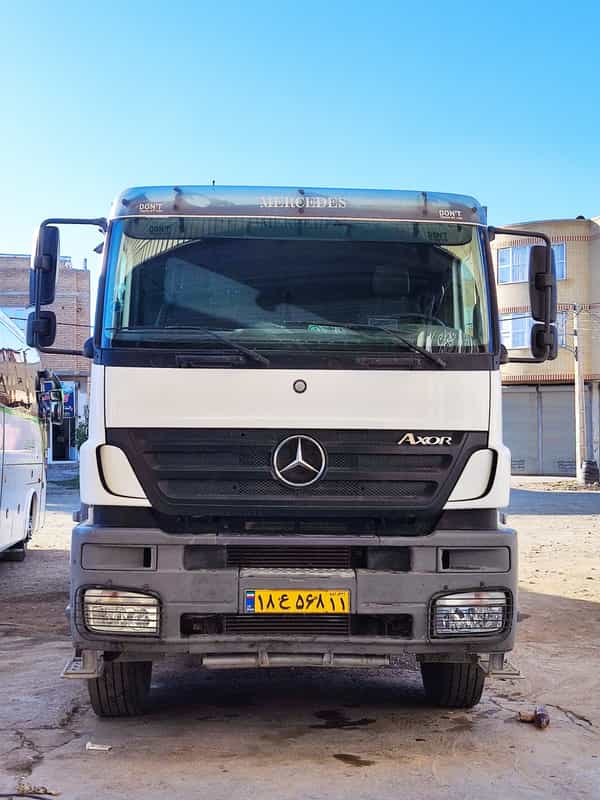 عکس صافکاری و نقاشی بوکان صنعت ویژه نسل جدید کامیون در شهر بوکان