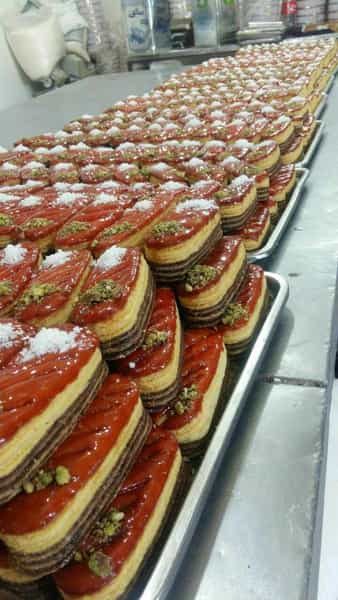 عکس شیرینی کارامل در شهر بوکان