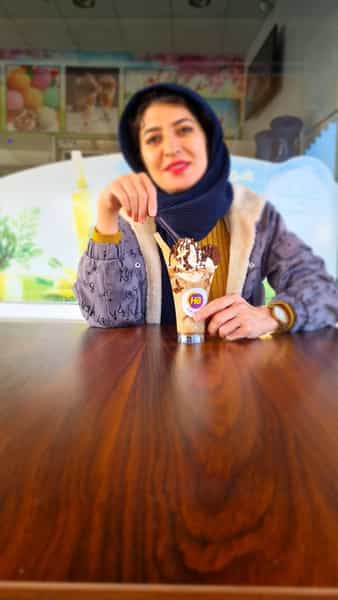 عکس بستنی حاجی بابا کاشان شهرک ناجی آباد کاشان