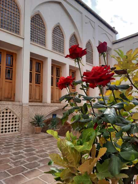 عکس سرای سنتی دیبا در پاپک کاشان