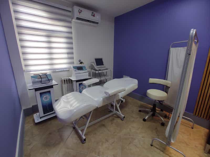 عکس کلینیک پوست و مو دکتر رئوف کرد در ملانفس گنبد کاووس