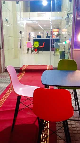 عکس سوخاری کیلویی کرکس در شهر مرودشت