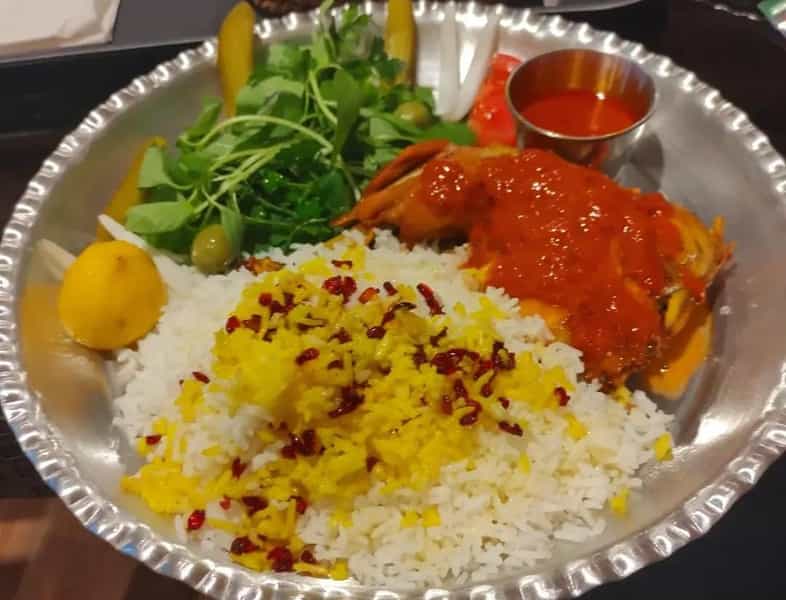 عکس باغچه رستوران ریحون در مدرس الیگودرز
