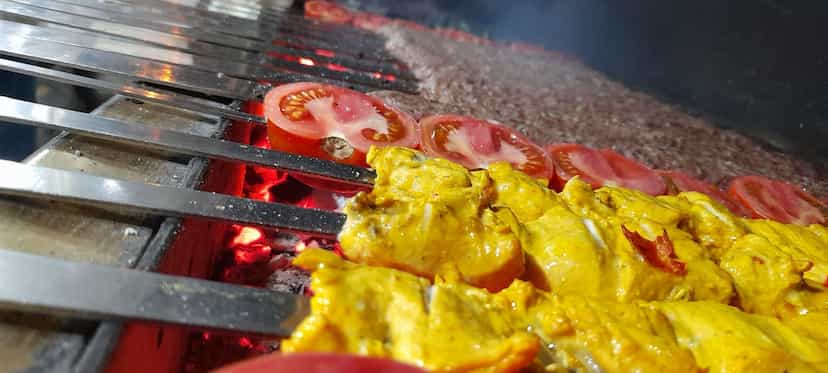 عکس کباب بناب ساطوری ستارخان در شهر دورود