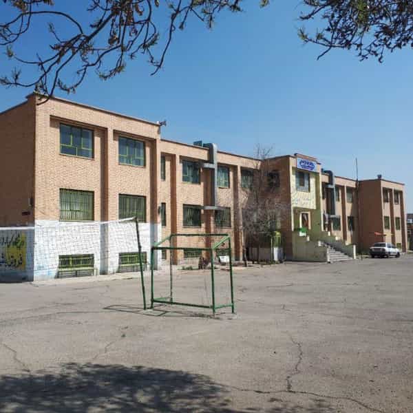 عکس هنرستان کاردانش آیت الله خامنه ای در عمر آباد ورامین