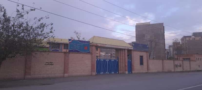 عکس مدرسه‌ آموزش‌ از راه‌ دور پسرانه‌ مبتکران‌ صنعت‌ در کاظم آباد اخوان ورامین