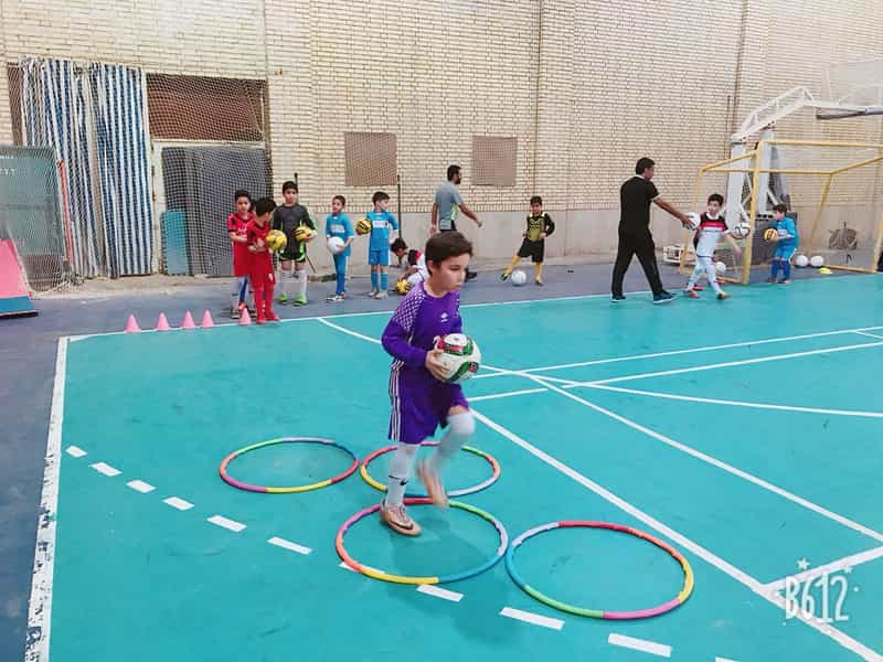 عکس باشگاه و مدرسه فوتبال ولایت در فاز ۵ بندر ماهشهر