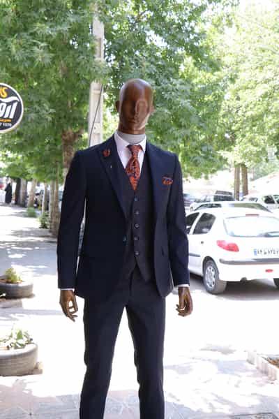 عکس کت و شلوار پدر خوانده در بازار یاسوج