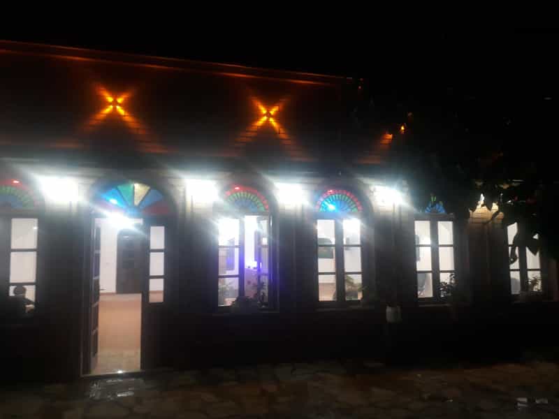 عکس باغ رستوران شاخه نبات در سادات یاسوج