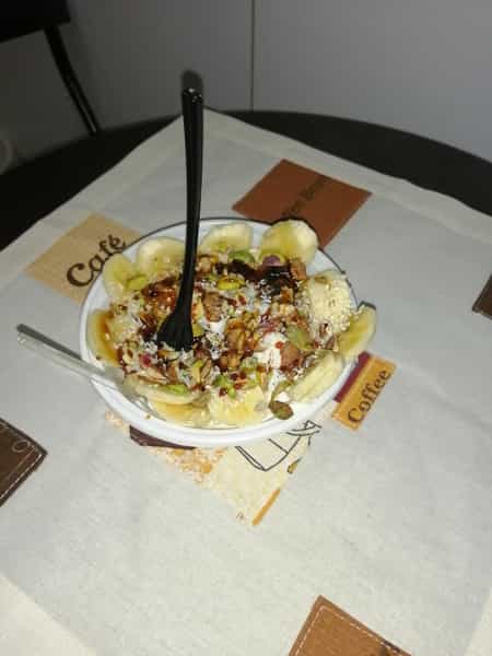 عکس کافه بستنی و آبمیوه پلاس + در نیرو شوشتر