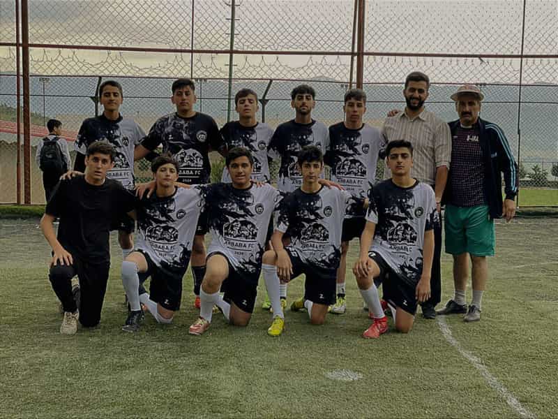 عکس باشگاه فوتبال آربه با در شهر بانه