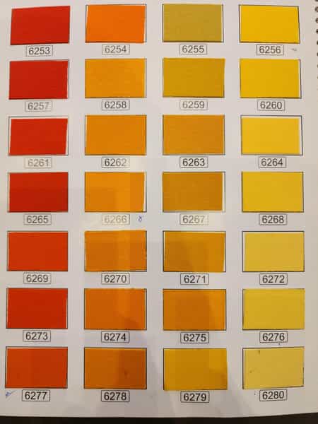 عکس پوشاک بابانوئل در شهر ملارد