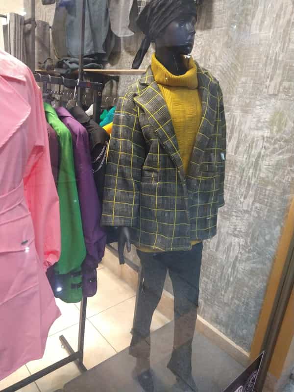 عکس فروشگاه پوشاک گردون در فاز ۴ اندیشه اندیشه