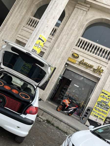 عکس چارلی سیستم در فاز ۳ اندیشه اندیشه