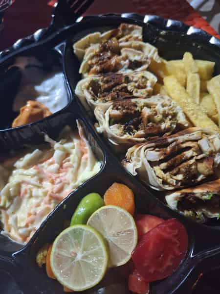 عکس شاورما در دریا آبادان