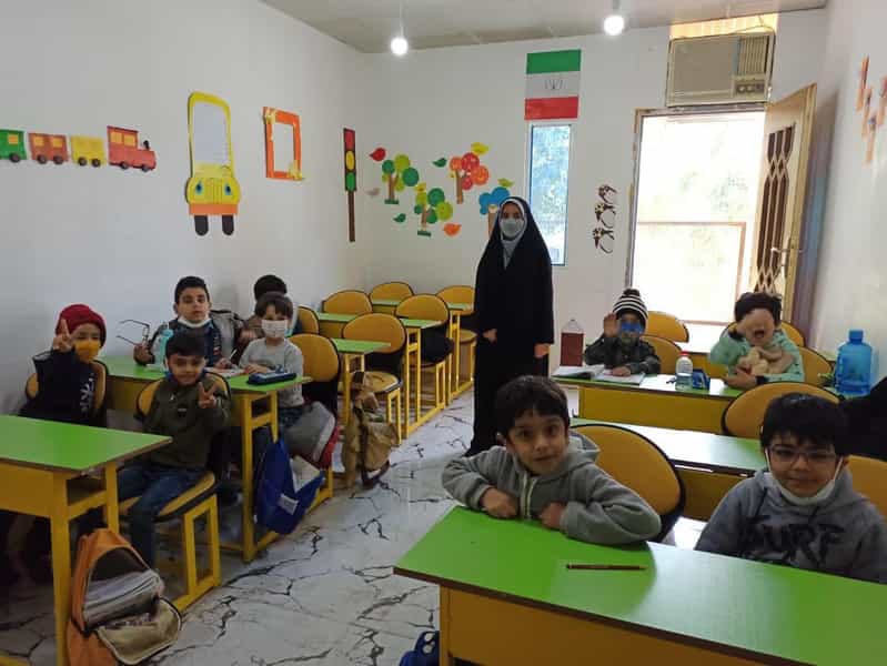 عکس دبستان پسرانه صالحین (تیزهوشان) در بهار آبادان