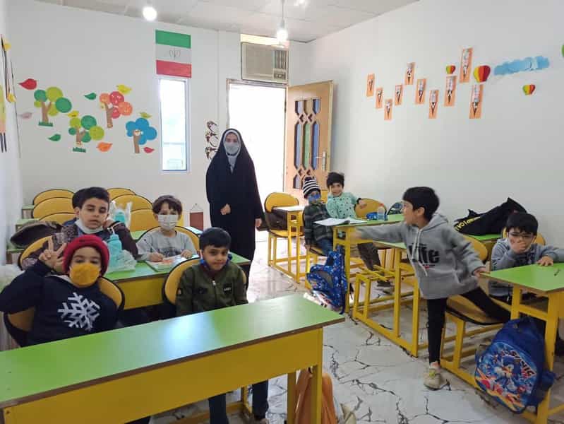 عکس دبستان پسرانه صالحین (تیزهوشان) در بهار آبادان