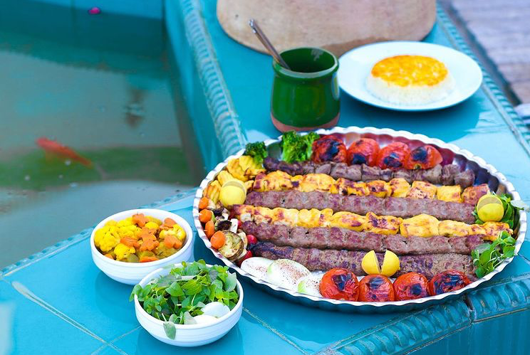 عکس کافه رستوران عمارت چارستون در عاشورا ساوه
