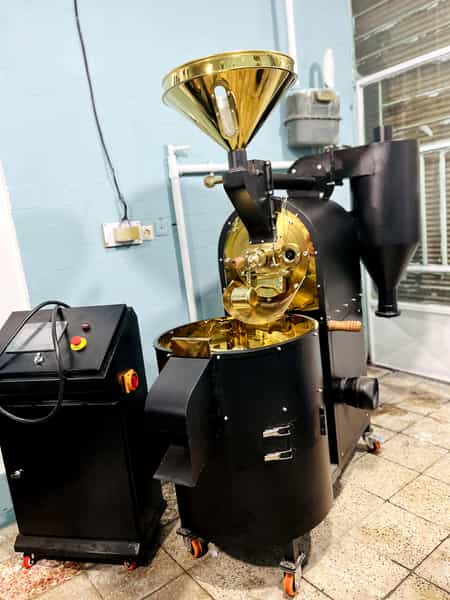 عکس برشته کاری قهوه هوکو در شهر ایذه