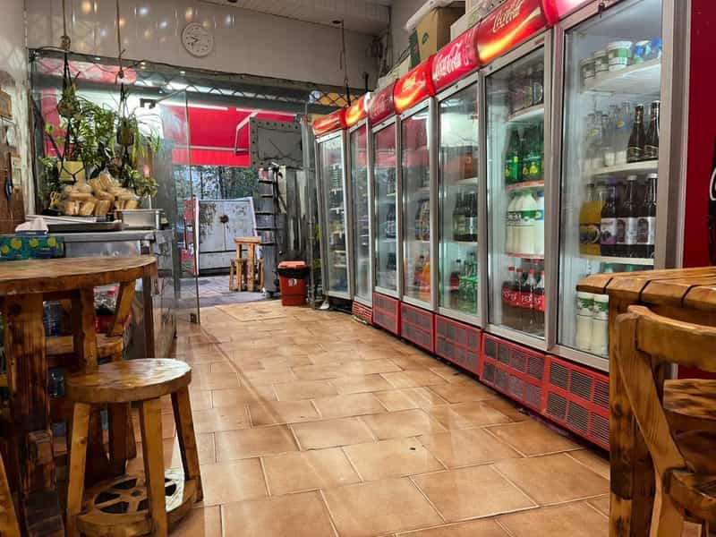 عکس بریان کده تام لی در فرودگاه نوشهر