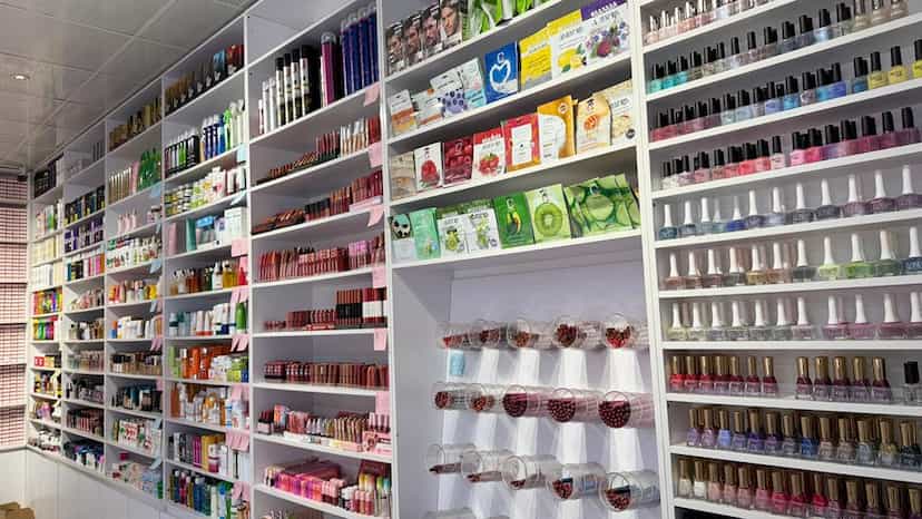 عکس آرایشی و بهداشتی تیراژه (تیراژه گالری) در شریعتی شهرکرد
