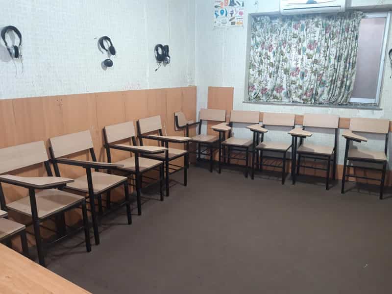 عکس کانون زبان انگلیسی شمال در ایزدی فریدون‌کنار