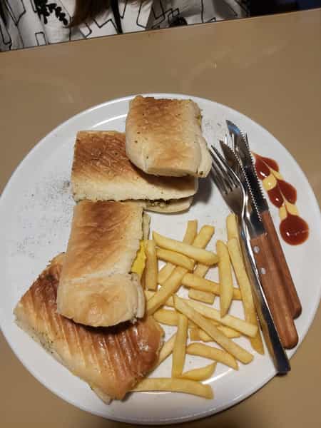 عکس کافه رستوران ویژن در گاپله بروجرد