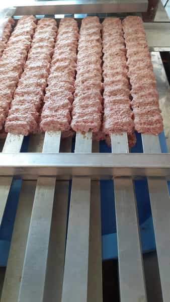 عکس کبابی عزت‌پور در قلعه گرم بروجرد