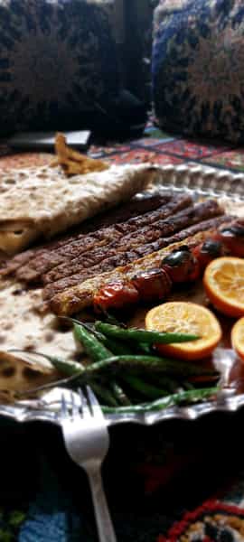 عکس کبابی عزت‌پور در قلعه گرم بروجرد