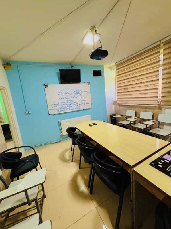 عکس دبیرستان نخبگان مهرپویا و آکادمی زبان مهر پویا